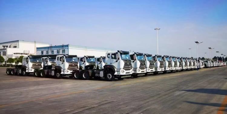 Howo New Model Sinotruk Hohan 6x4 371 Tractor Head for Sale in Ghana