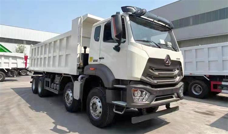 Sinotruck Howo N7 8x4 30 Ton Dump Truck for Sale in Kumasi