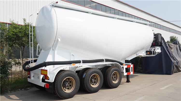 3 Axle 33CBM Bulk Tanker Trailer | Pneumatic Tanker Truck for Sale in Ghana Akosombo