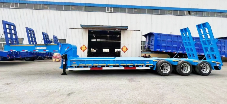 Multi Fuction 80 Ton Heavy Duty Equipment Low Bed Trailer for Sale in Ghana