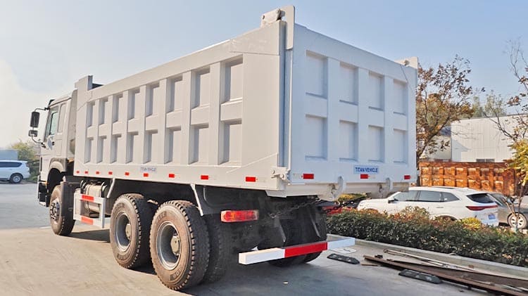 Used Sinotruk Howo Tipper Trucks for Sale in Ghana