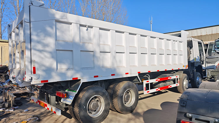 Sinotruk Howo 371 Dump Truck Price for Sale in Ghana