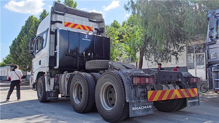 Shacman X3000 Truck Head 6x4 for Sale In Ghana