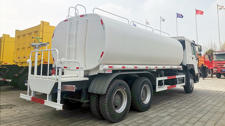 Refurbished Used Howo Water Tanker Truck Price in Ghana