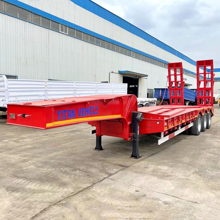 Tri Axle Low Bed Trailer Truck